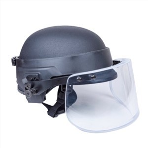 Kugelsicherer Helm mit Visier